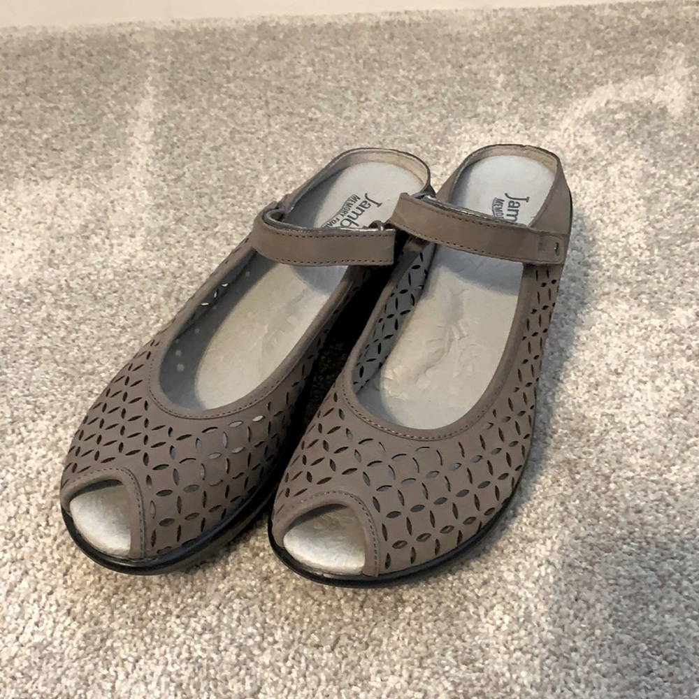 JAMBU Journey Encore Gray Leather Slide On